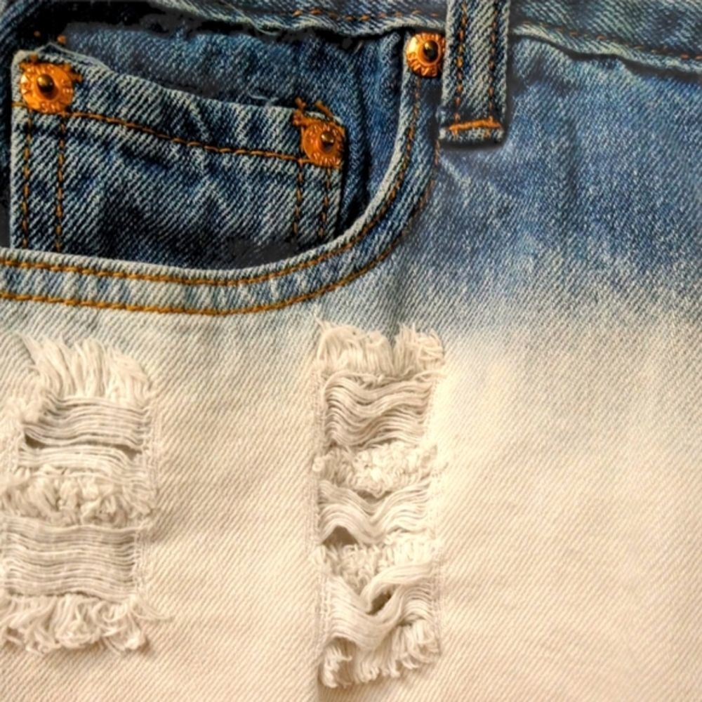 Signature 8 distressed Multi Color RIVET Jean Short Size Large - Picture 5 of 12